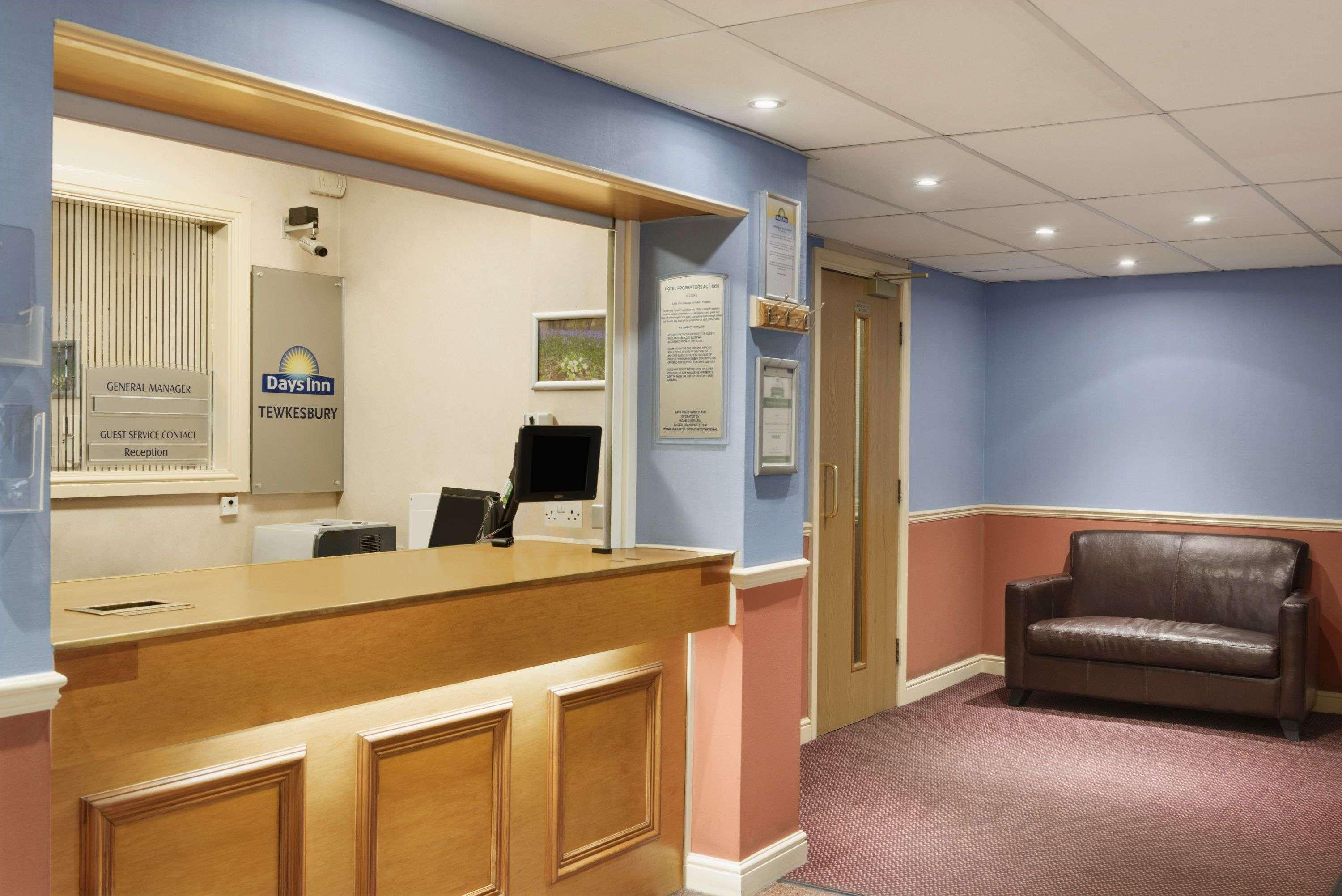 Days Inn Tewkesbury Strensham Exterior foto