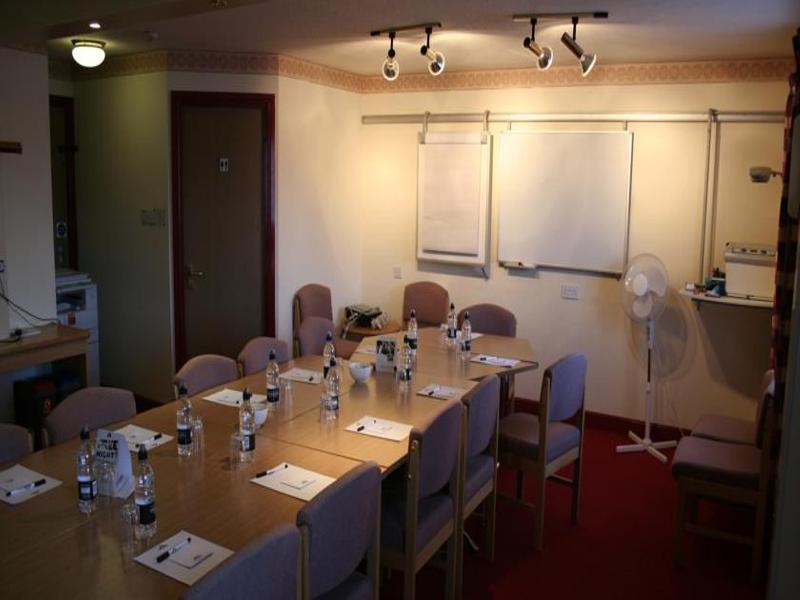 Days Inn Tewkesbury Strensham Negócio foto